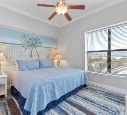 Main Floor Guest Bedroom (King)