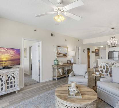 leeward key 305 lliving room