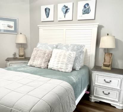 Second bedroom has new Queen bedroom furniture and mattress