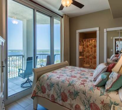 Queen Guest Room
