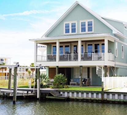 Welcome to Your WATERFRONT Island Retreat! Beach*Kayaks*Paddle Boards*Golf Cart