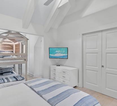 Queen Bed and Twin/Twin Bunks