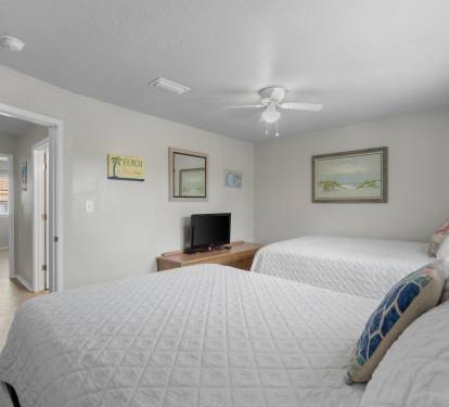 Guest Bedroom (2 Queens)