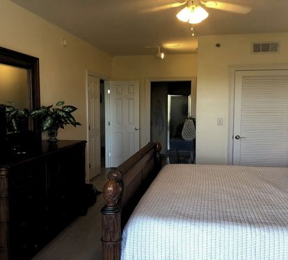 Master Bedroom, Double doors, Private bath
