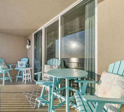Coffee or wine? This is the perfect place to watch both sunrise and sunset. 