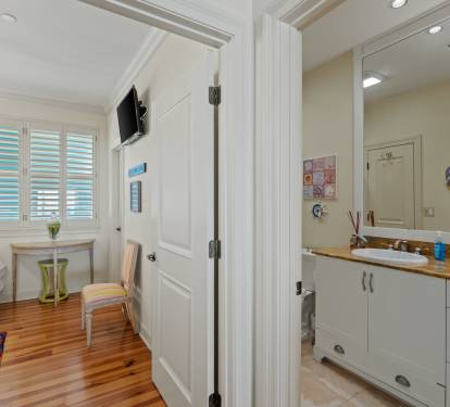 3rd Floor Guest Bedroom/Bathroom 2
