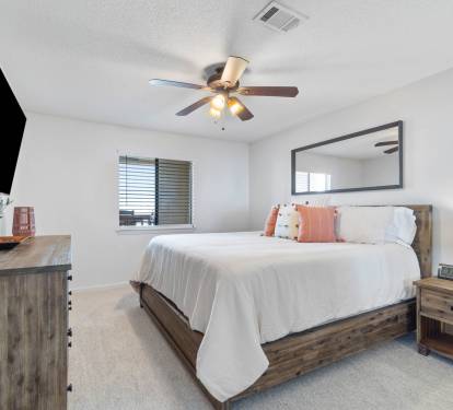 Master Bedroom (King)