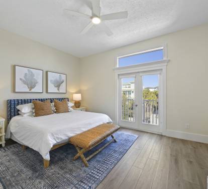 Third floor king bedroom poolside