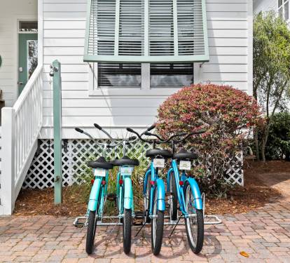 Enjoy our 4 beach cruiser bicycles to ride to the beach, coffee or ice cream.