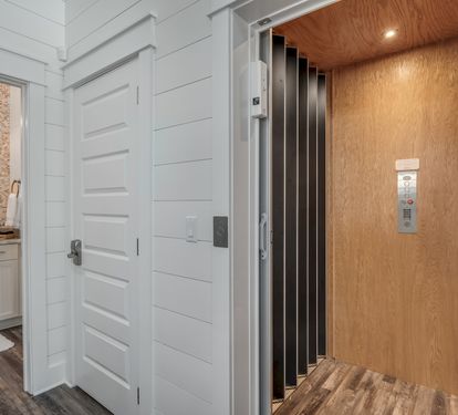 Commercial Elevator (all floors)