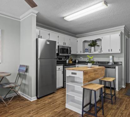 Kitchen & Dining