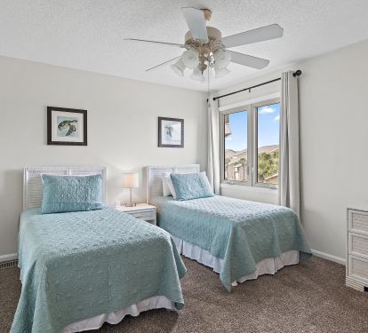 Guest BR with twin beds