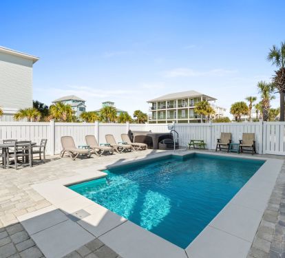 Lounge in a private, secluded oasis with pool, hot tub, outdoor shower