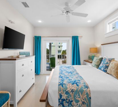 #2 King bedroom with en suite bath (bathtub shower combo)