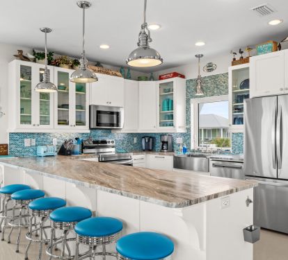 Large, open concept kitchen 