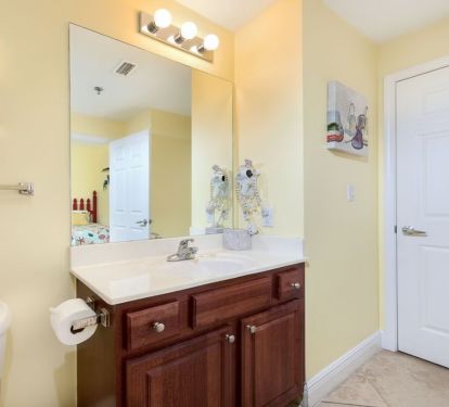 2nd bathroom includes shower and bathtub.