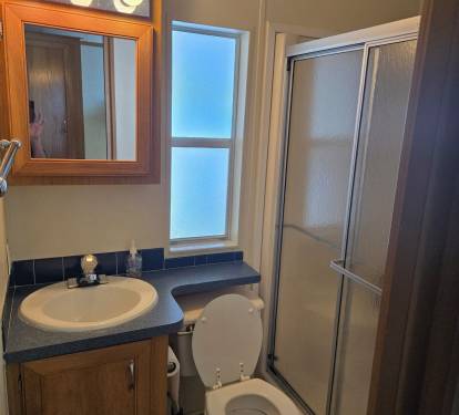 2nd bath with shower