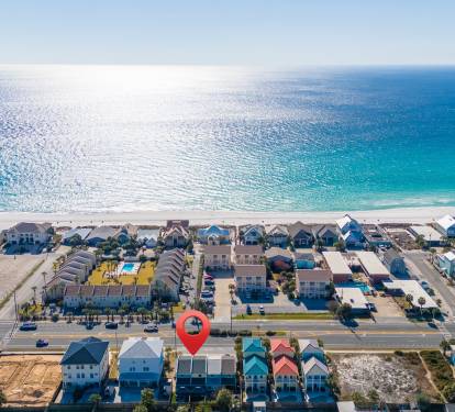Just 3-minutes walk to the beach