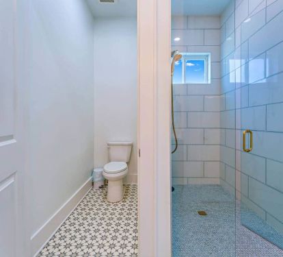Walk in shower with zero entry.