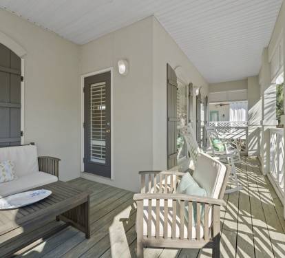 Spacious second floor balcony