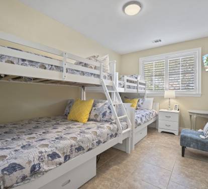 Fun bunk room