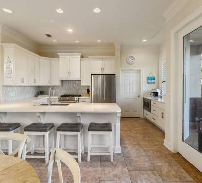 Open dining to kitchen