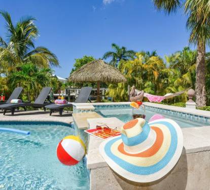 Sirenia By The Sea - Hot Tub, Heated Pool and Sun Loungers