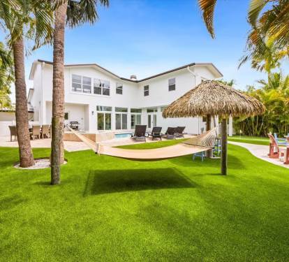 Sirenia By The Sea - hammock, tiki hut, palm trees, multiple seating areas