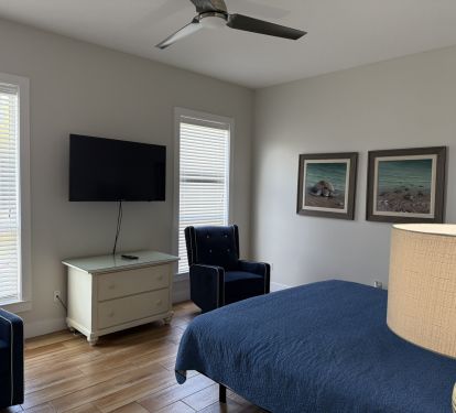 Upstairs King Master Suite