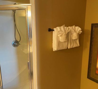 Full 4 Piece Master Ensuite Bathroom for you to enjoy :)