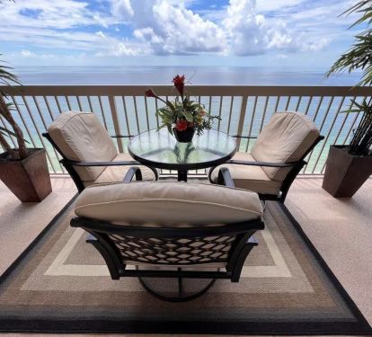 Enjoy stunning, soul-stirring views of the gulf coast from our cozy balcony.