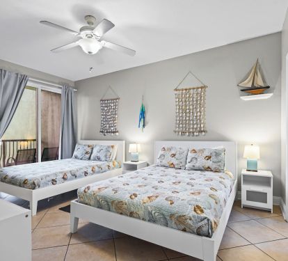 Guest BR sleeps 4 with 2 full size beds.