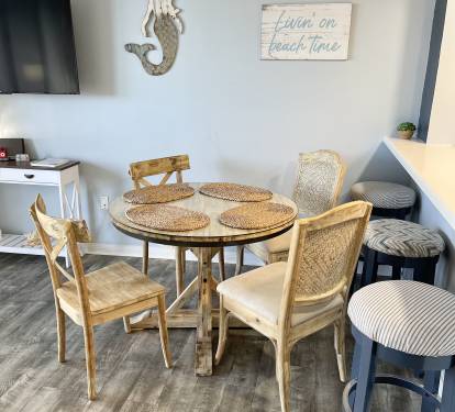 living Room/Dinning Table