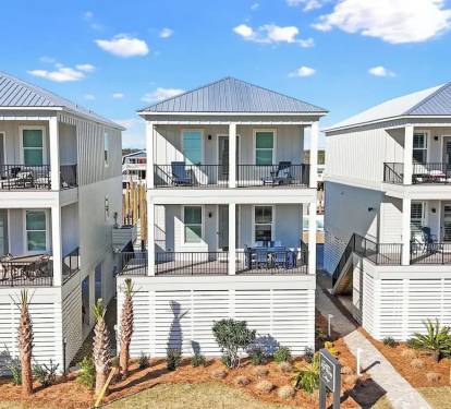 Incredibly large 4 bedroom directly across from beach