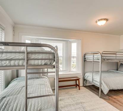 Plenty room for young adults and littles in the bunkroom!