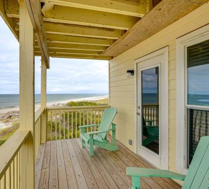 What a great location to enjoy the sea air and Gulf View!