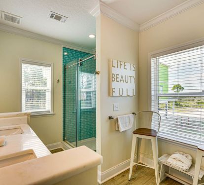 Large bath with walk in shower and double sinks!