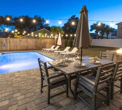 Outdoor eating area 