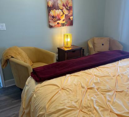 Queen Bedroom