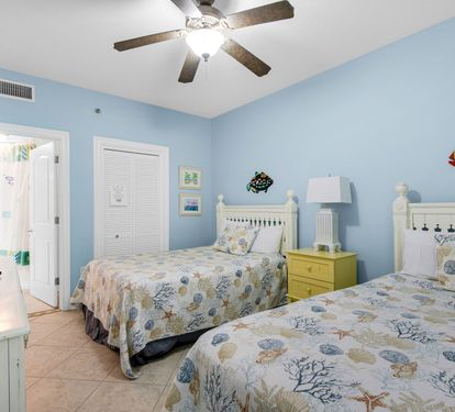 Direct access to the jack and Jill bath from the 4th bedroom. 