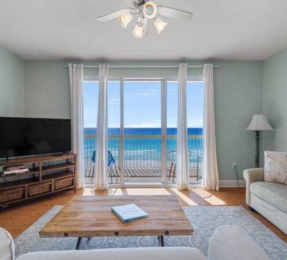 Calming sea view from the living room