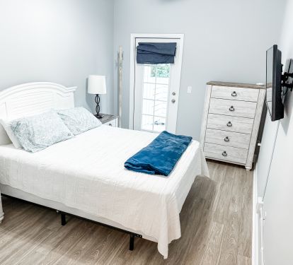 Queen Bedroom w/ Closet