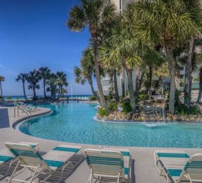 Lagoon pool with snack bar/cocktails, hot tub and more pools at each Tower