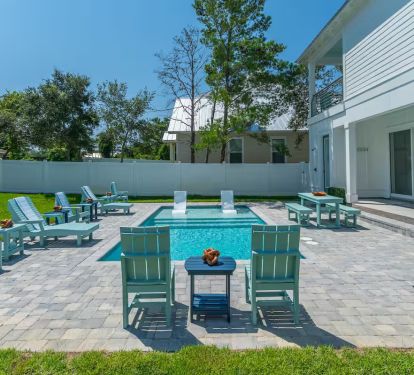 Beat the Florida heat by lounging in Encore's splash pad