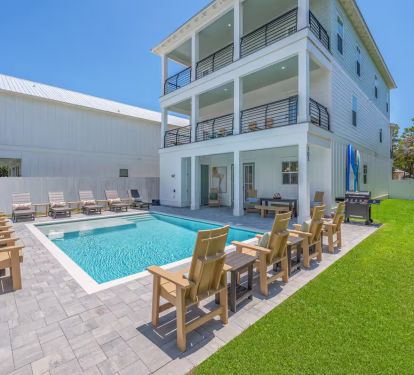 Enjoy Reefwood's private (seasonally heated) pool to relax and cool off after a fun day at the beach!
