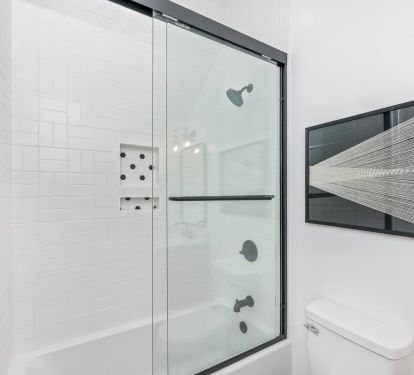 Bedroom 1 Bath. Pic 2. King with attached bath with shower/tub combo