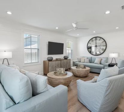 Glimmer&rsquo;s spacious layout allows the whole family to comfortably spread out!