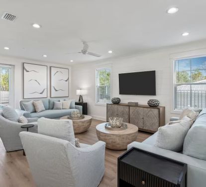 Glimmer&rsquo;s spacious layout allows the whole family to comfortably spread out!