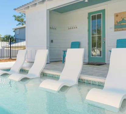 Splash pad seats allow you to cool off in the pool on sunny days!