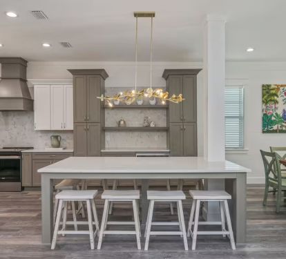 Additional dining space avaliable on the kitchen island
